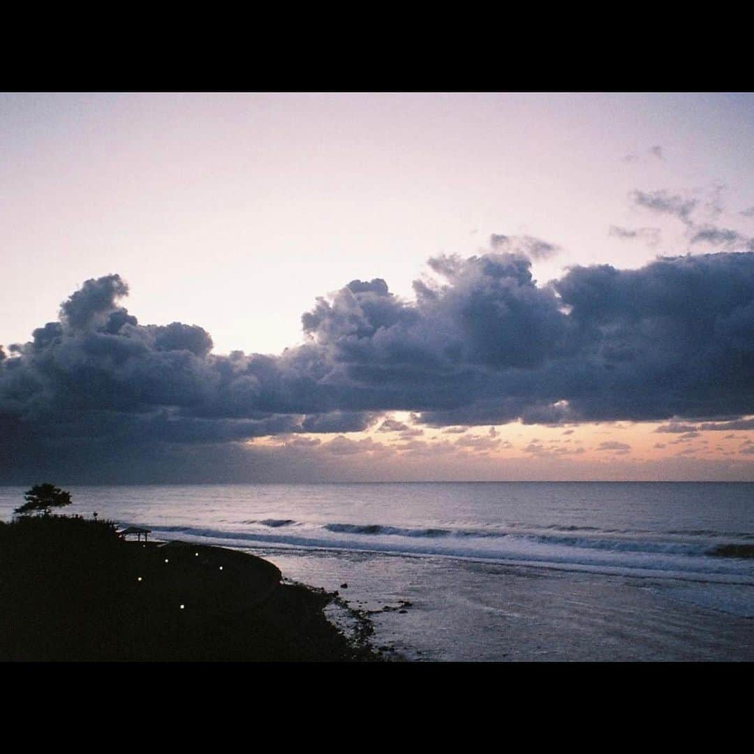 黒田昊夢さんのインスタグラム写真 - (黒田昊夢Instagram)「しばらく景色の写真 投稿してなかったので、、 一番最近撮った海と夕焼け✌︎」12月18日 22時13分 - hiro_crown.0910