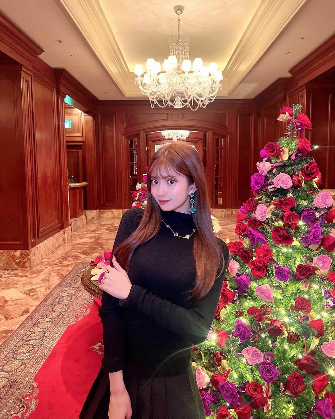 ひめかのインスタグラム：「街中がChristmasモードですね🎄❤🦌 #christmas」