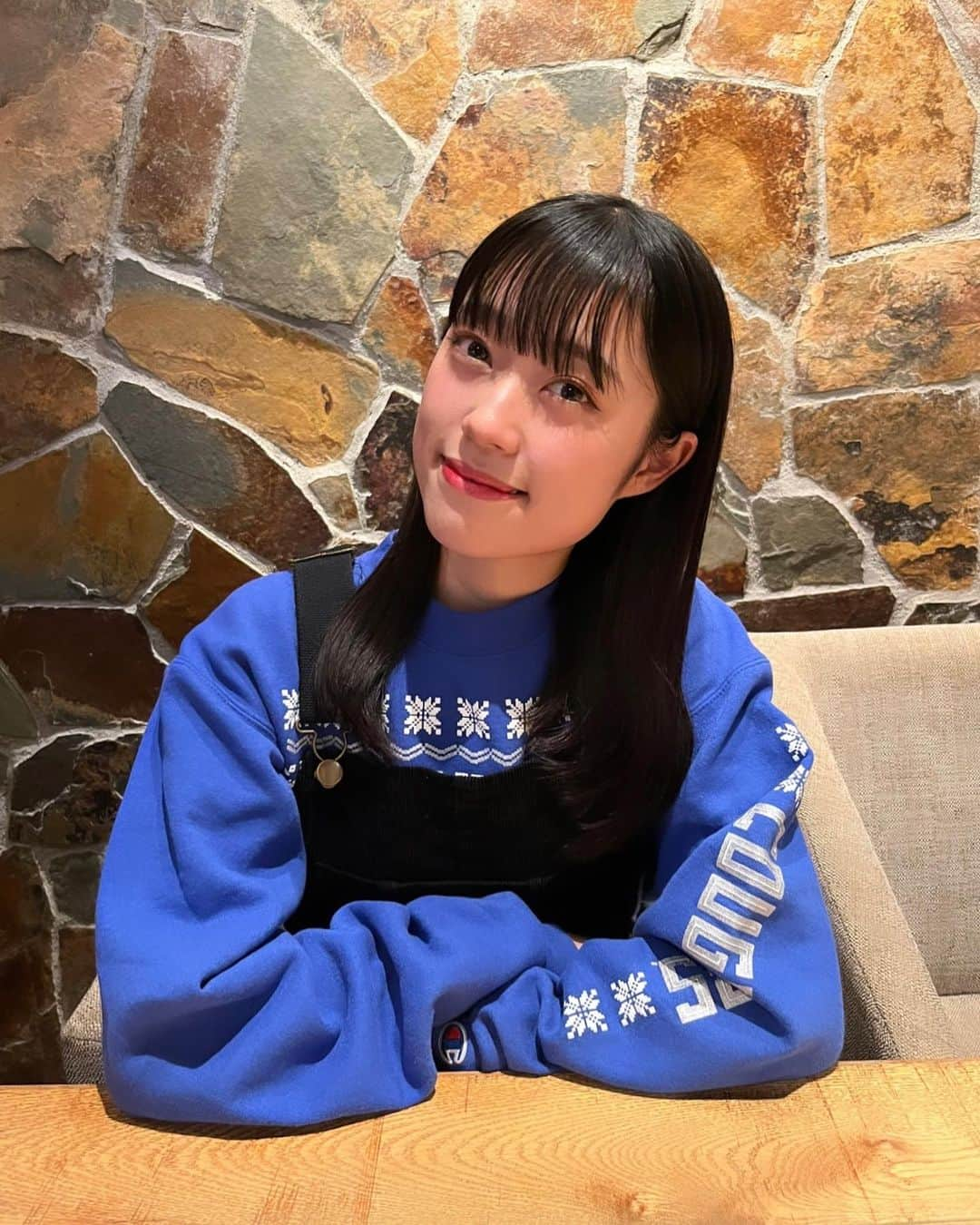 アサヒ（小林あさひ）のインスタグラム：「ゆきんこ柄の出番❕🧣」