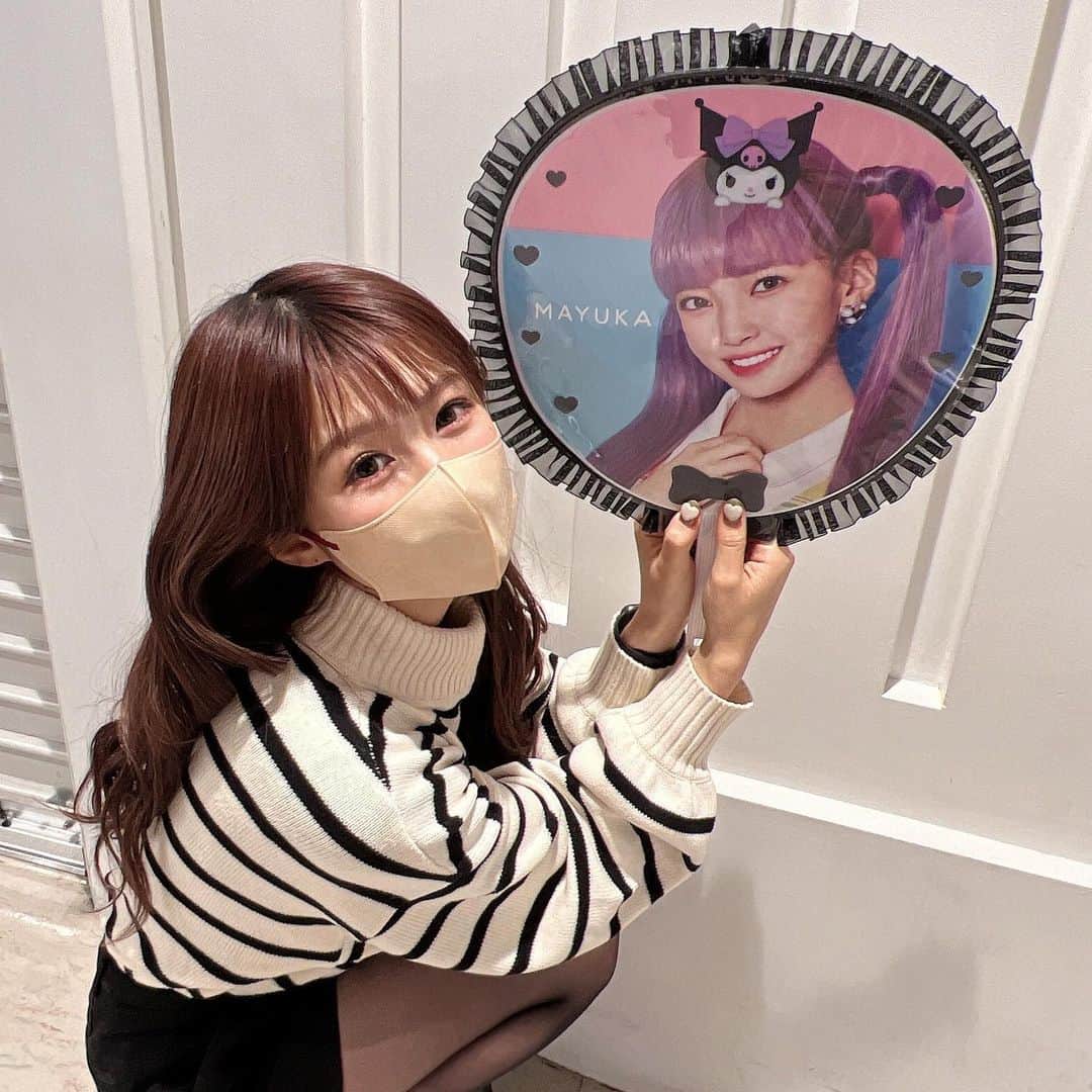 蒼井ちあきのインスタグラム：「▶︎ NiziU Live with U 2022 “Burn it Up”  みんな可愛くて パフォーマンスはかっこよくて そしてとにかく推しが最高でした🥲💚  #niziu #withu #mayuka #jyp  #大阪 #京セラドーム  #ヲタ活 #推し活 #推しのいる生活」