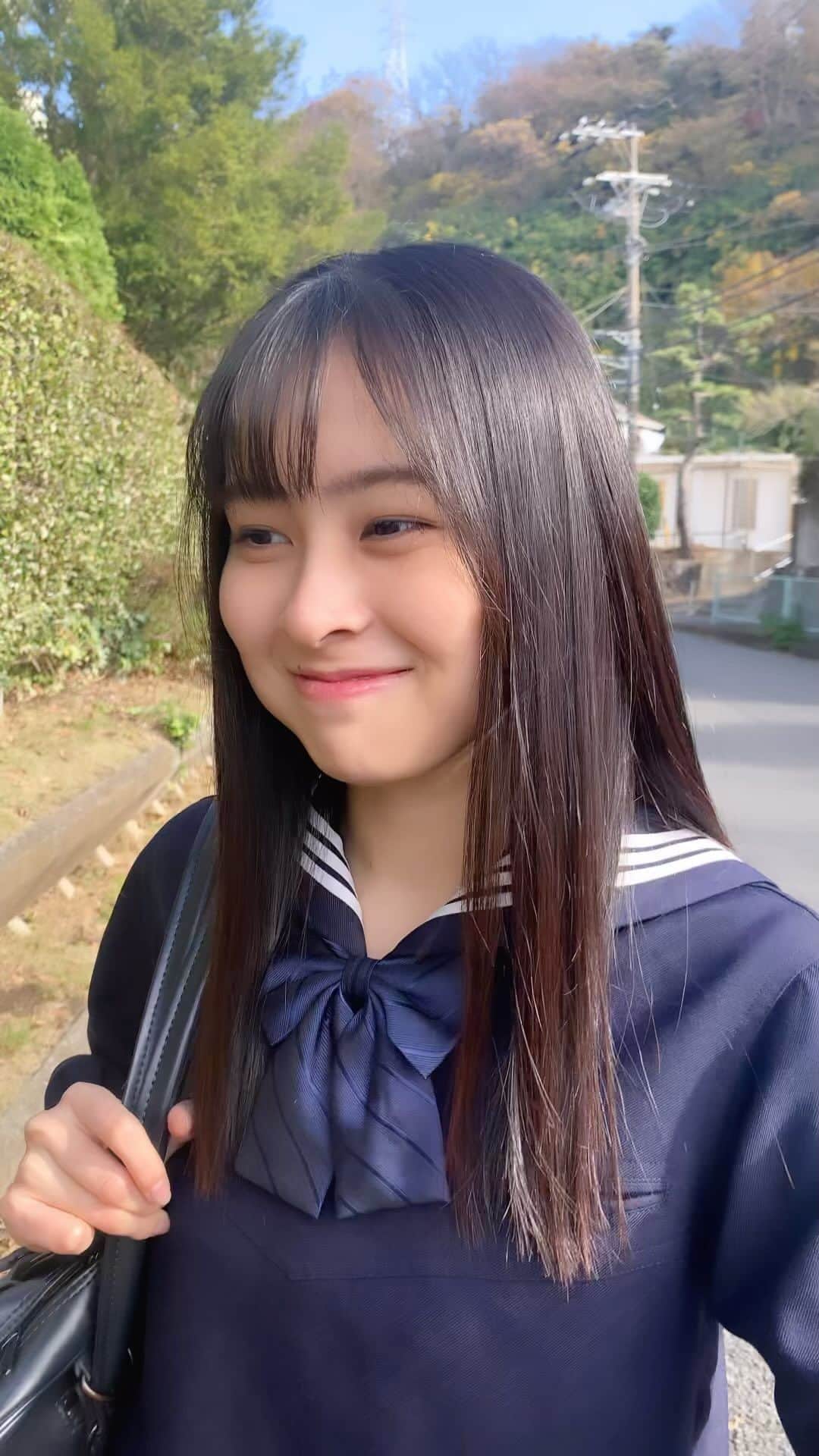 のインスタグラム：「こんにちは。  この歌詞と同じように、 ありがとうの言葉を私も伝えたい！ いつも温かい言葉をありがとうございます☺︎  like this lyric I want to say thank you too! Thank you for your warm words ☺︎  #セーラー服#制服#女子高校生#jk#sjk#jk2#05#05line #17歳#17yearsold #seventeen #japan #japanese #japangirl #ありがとうございます #foryoupage #fyp」