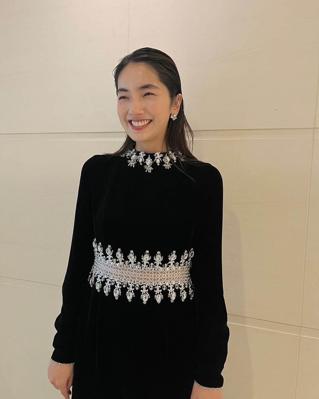 仁村紗和のインスタグラム：「GINZA ART WALK 2022.12.17-12.25  たくさんの想いが咲く9日間。 メッセージフラワーに私も日頃の感謝の思いを書かせて頂きました！  しかし寒くなってきましたね、 イベントの多い季節温かくして、ハッピーに過ごしてくださいね⛄️」