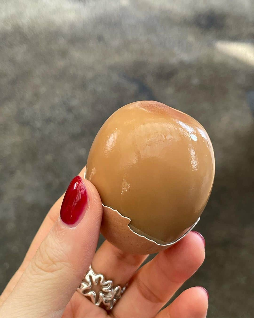 ヨンジョンさんのインスタグラム写真 - (ヨンジョンInstagram)「🥚🤍」12月18日 14時37分 - uyj__0803