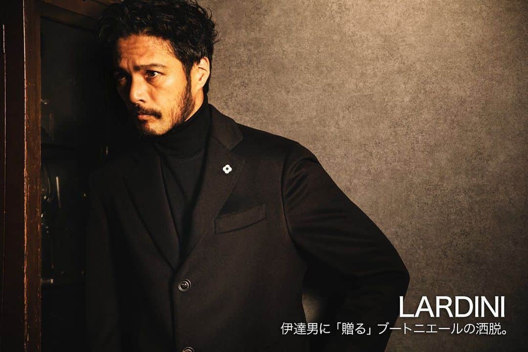 ZOEのインスタグラム：「ドレスアップ👔」