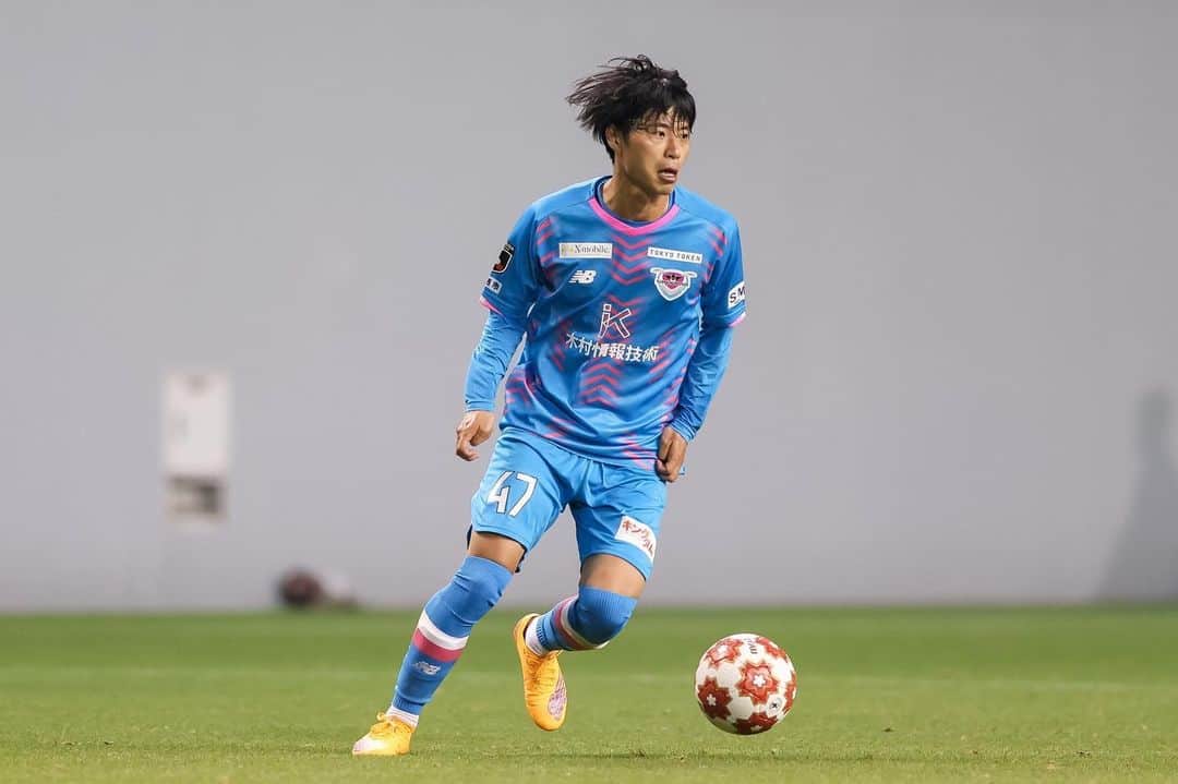 森谷賢太郎のインスタグラム：「2023 2023シーズンもサガン鳥栖でプレーさせていただくことになりました。 素晴らしいクラブでプレーできること本当に嬉しく思います。 サガン鳥栖のために、応援してくださる方々のために一生懸命プレーします。 2023年もよろしくお願いします！  #サガン鳥栖 #森谷賢太郎」