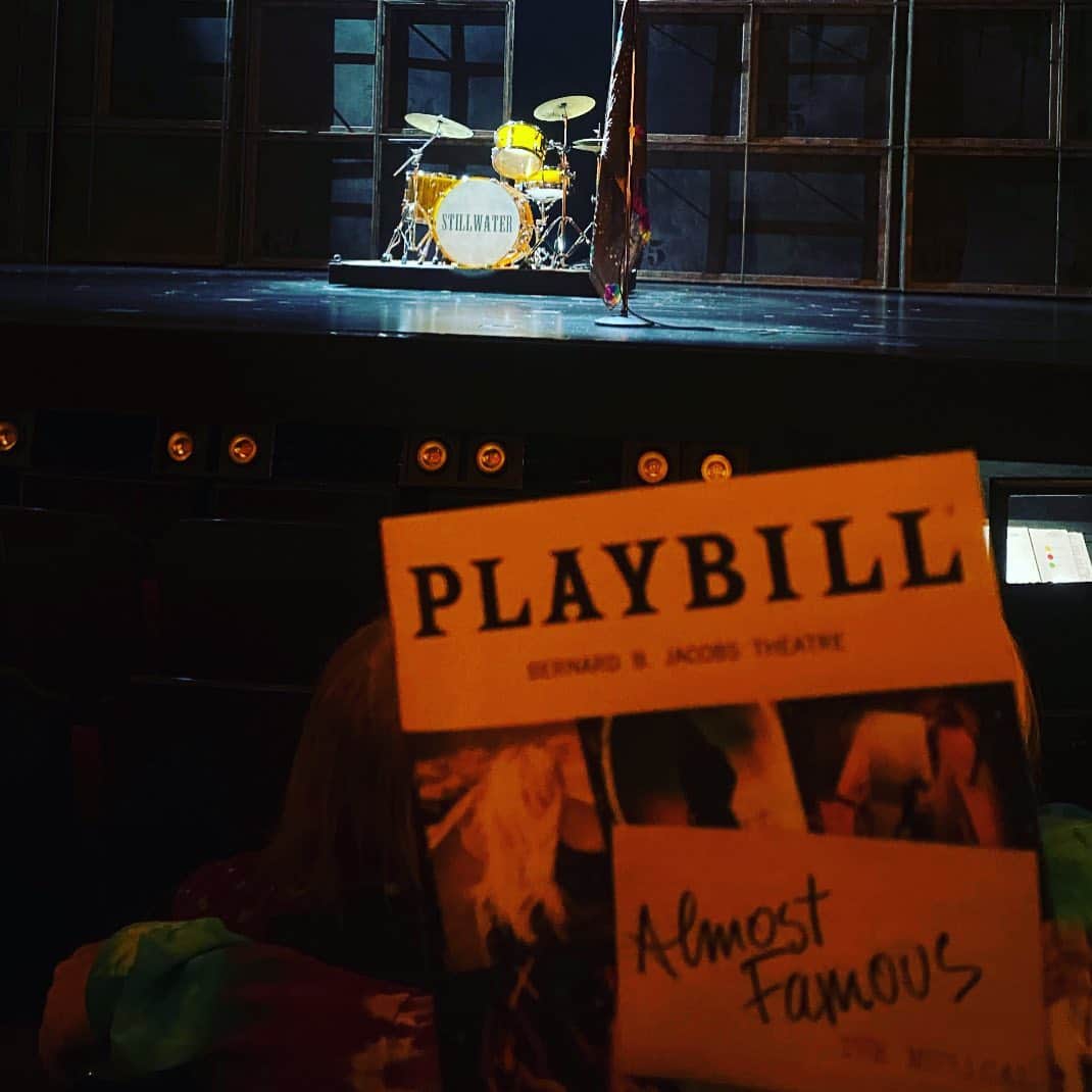 ピーター・ファシネリのインスタグラム：「Best show on Broadway right now! So much fun and so well done. Big congrats to the cast and crew of @almostfamousbwy  #AlmostFamous Loved! Go see it! ❤️」