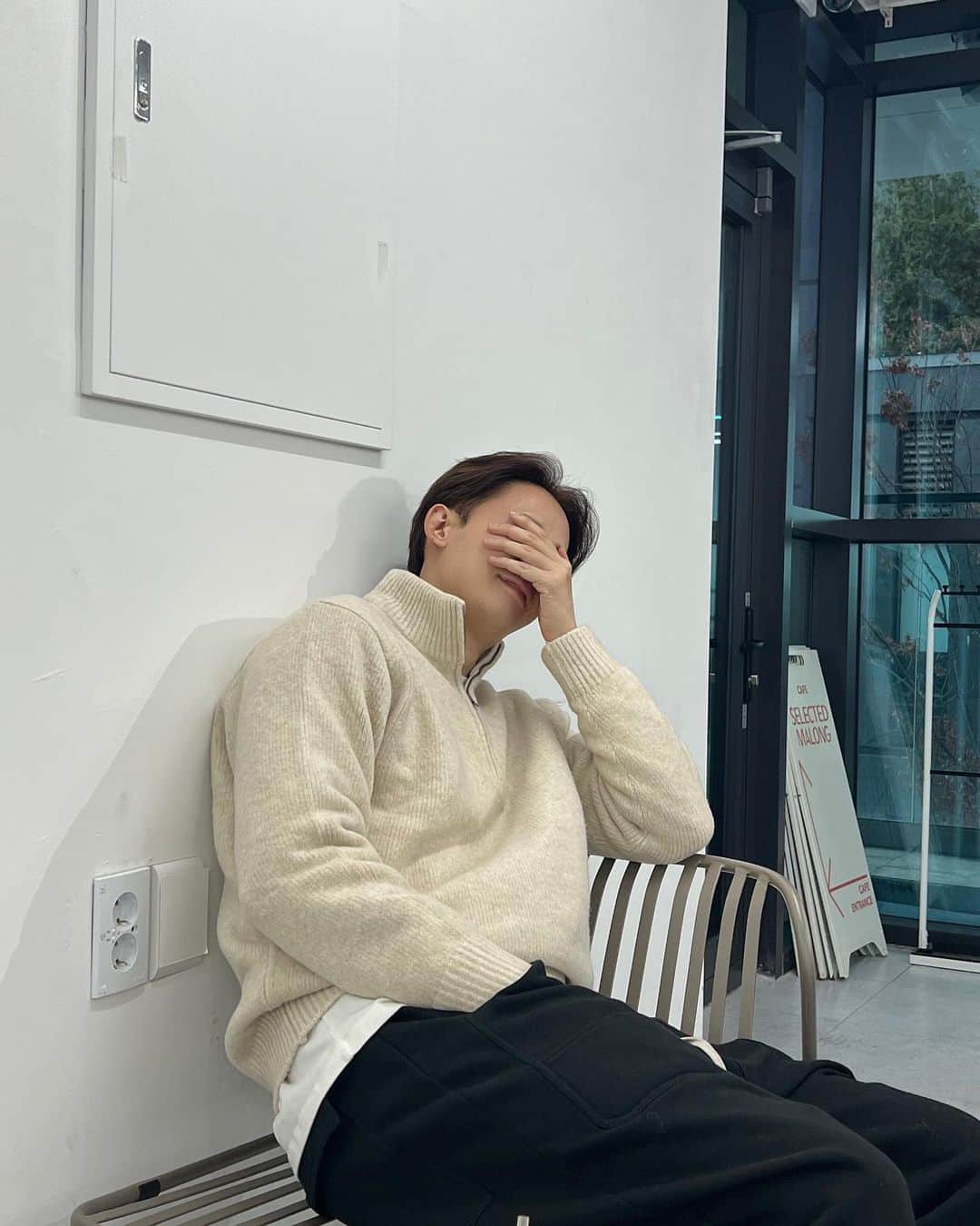 チェテファンさんのインスタグラム写真 - (チェテファンInstagram)「😐」12月18日 16時46分 - cchoi_tae_hwann