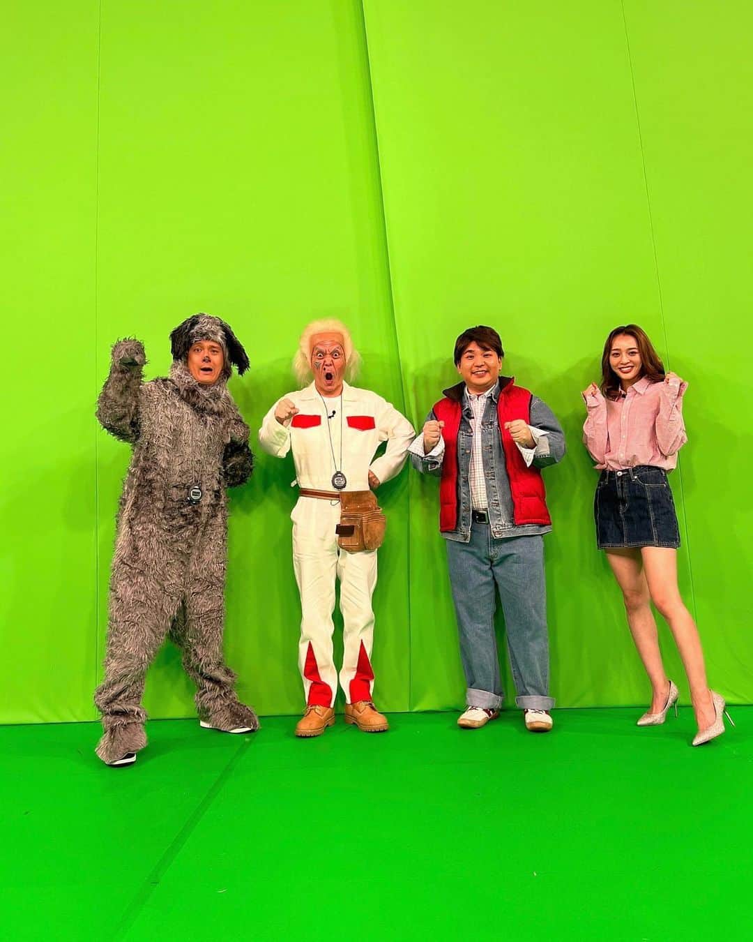 神部美咲のインスタグラム：「【バック・トゥ・ザ・京都競馬場】 　📺12/18（日）深夜1時59分📺 関西テレビ  #京都競馬場の名勝負 と聞いて アナタなら どのレースを思い浮かべますか❓  ということで、 関西圏の皆さんぜひご覧ください💛  #バックトゥザフューチャー の #コスプレ です！！！  #京都競馬場」