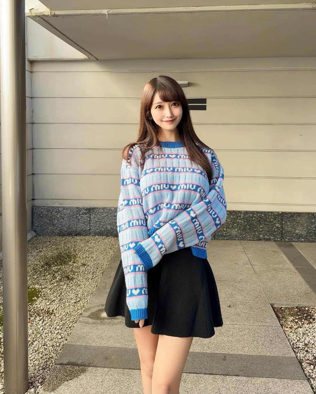 のインスタグラム：「. 💙🤍💗 . 水色のお洋服ってあんまり選ばないから新鮮👼💘🫧 . . #ootd#fashion#fashionstyle#fashionista#miumiu#louisvuitton#karuizawa#karuizawajapan#japanese#ミュウミュウ#軽井沢」