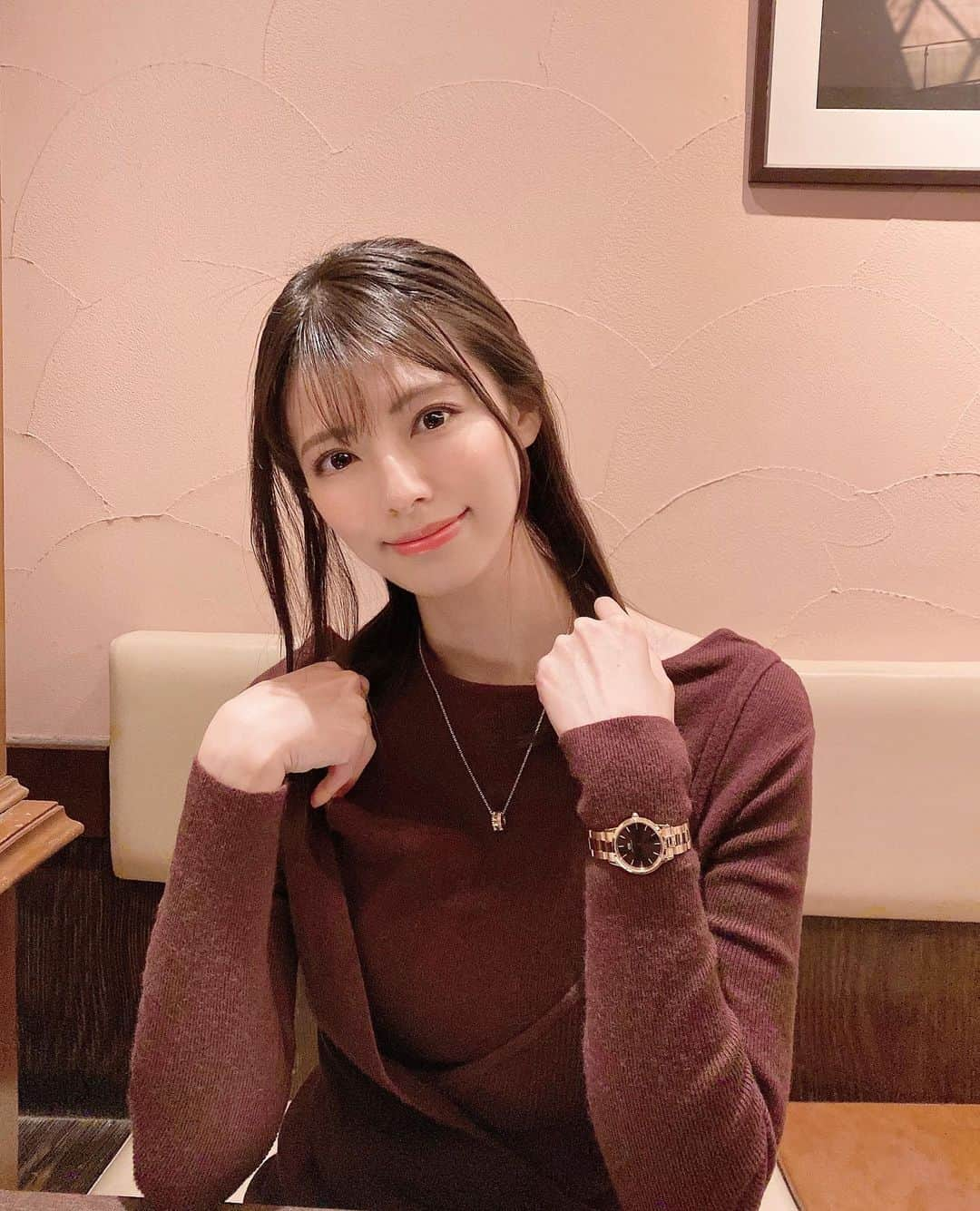 橘沙奈のインスタグラム：「* どんなコーデにも合う @danielwellington の 時計とネックレス⌚️✨  これからクリスマスシーズン🎄.* DW「クリスマススターキャンペーン」が 開催中なのでプレゼントなどにぴったりだね🎁♪  【anan76】のクーポンコードを入力すると 15%offになるよ⭐𓂃𓈒𓏸︎︎︎︎  30%offもしてるので、 この機会にぜひチェックしてみてね😊❣️  * * * * * * * * * * * * * * * * * * * * #danielwellington #ダニエルウェリントン #DWクリスマススター #クリスマスコーデ #クリスマスプレゼント #腕時計 #アクセサリー」