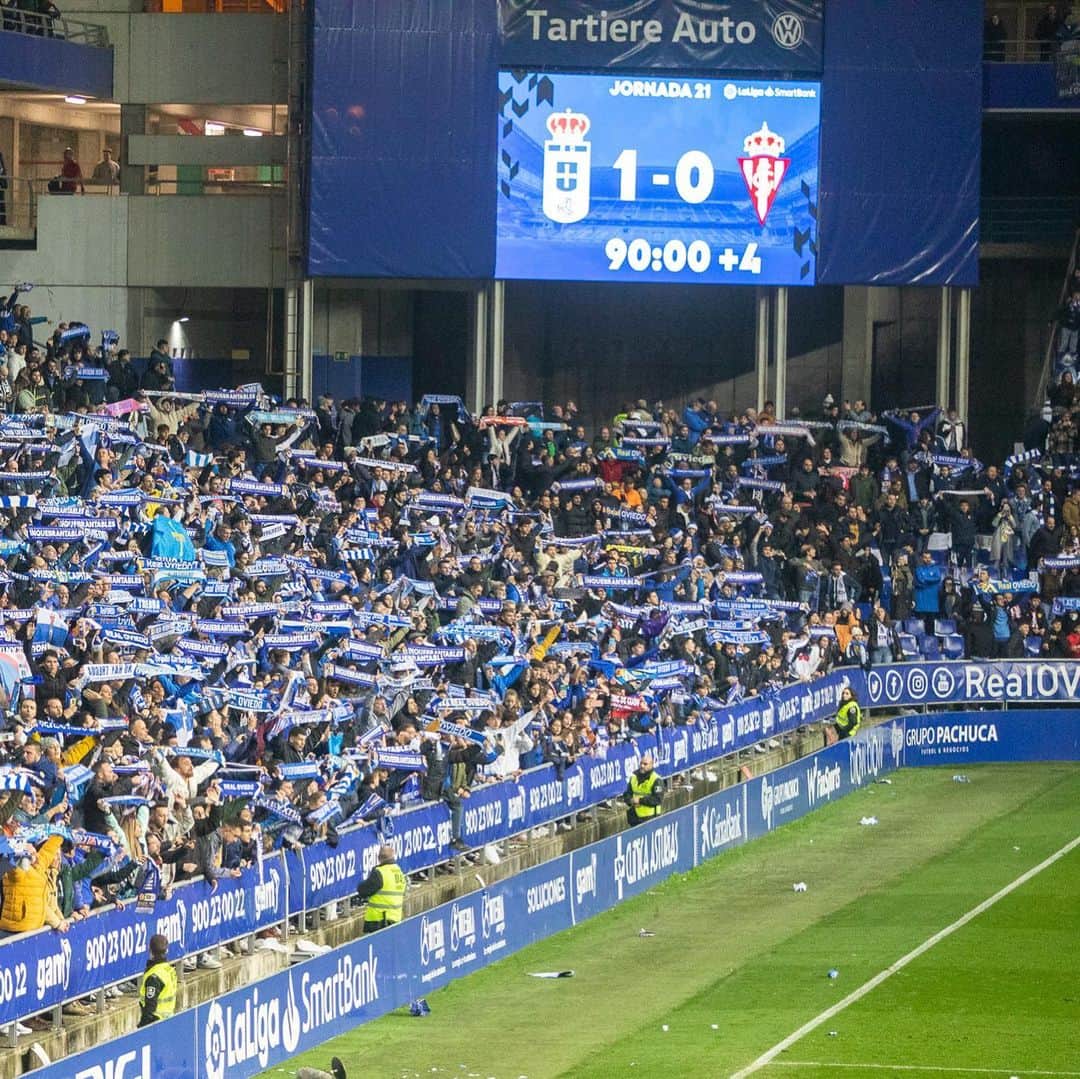 セルジ・エンリクさんのインスタグラム写真 - (セルジ・エンリクInstagram)「Si no lo vives no lo entiendes!  Gracias oviedistas y a la vida por esta experiencia única. 😱🥳🔝 El derbi se quedó en casa, Asturias es azul 💙💙💙🔥🔥🔥 HALA OVIEDO!!!!!」12月18日 20時18分 - enrichsergi