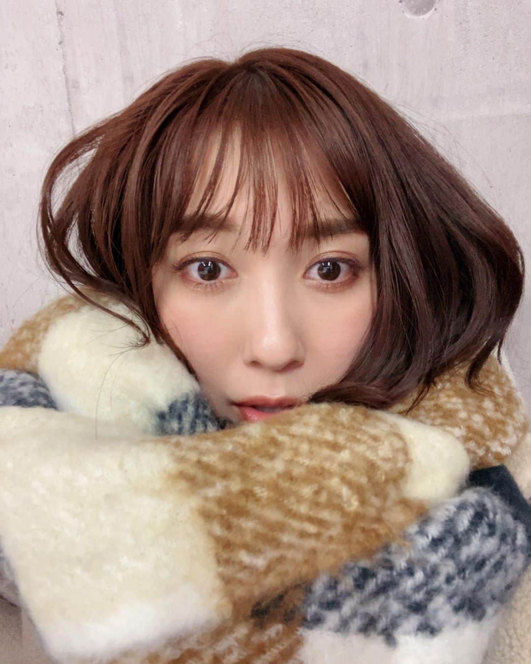のインスタグラム：「.  さむっ❄️  風邪ひかないようにねー🫡  W杯楽しみだけど終わっちゃうさみしいどうしよう⚽️ .  #秦瑞穂 #follow #me #followme #japanesegirl #asiangirl #japan #tokyo #粉我 #偶像  #フォロー #フォローミー #ポートレート #写真  #被写体 #selfie #worldcup #winter #ootd」