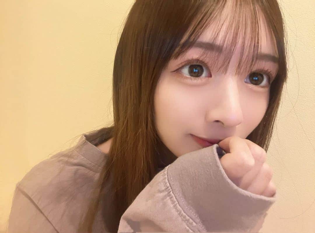 のインスタグラム：「.  .  .  ゆるーく自撮り🎮  .  .  .  .  .  #APEX女子 #ゲーム女子 #ポケカ女子 #apex #pokemon #game #selfie #instagood #followme  #셀카  #데일리  #좋아요」