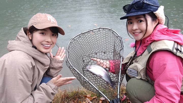 関西テレビ「釣りたガール！」のインスタグラム：「本日18日21時から釣りビジョンにて「釣りたガール！濃いめ」が放送されます☺️✨  ゲストは加藤るみさん♡  どちらもあいにくの天気ではありましたが、そんな中でも楽しめる釣りをしてきました❣️  初のフライフィッシング少し難しかったけど楽しかったです🫶🏻🫶🏻  奥深くお洒落な釣り…ハマっちゃいますね！！  ぜひぜひご覧ください✨✨  #釣りたガール！濃いめ #釣りビジョン」