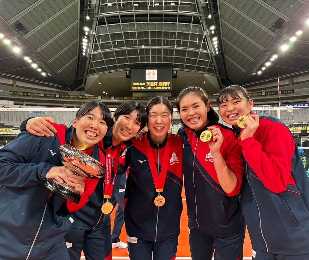 山田二千華さんのインスタグラム写真 - (山田二千華Instagram)「天皇杯皇后杯優勝🏆  たくさんの応援ありがとうございました✨   #NECレッドロケッツ  #天皇杯皇后杯バレーボール   #輝」12月18日 21時29分 - 0224_nichika