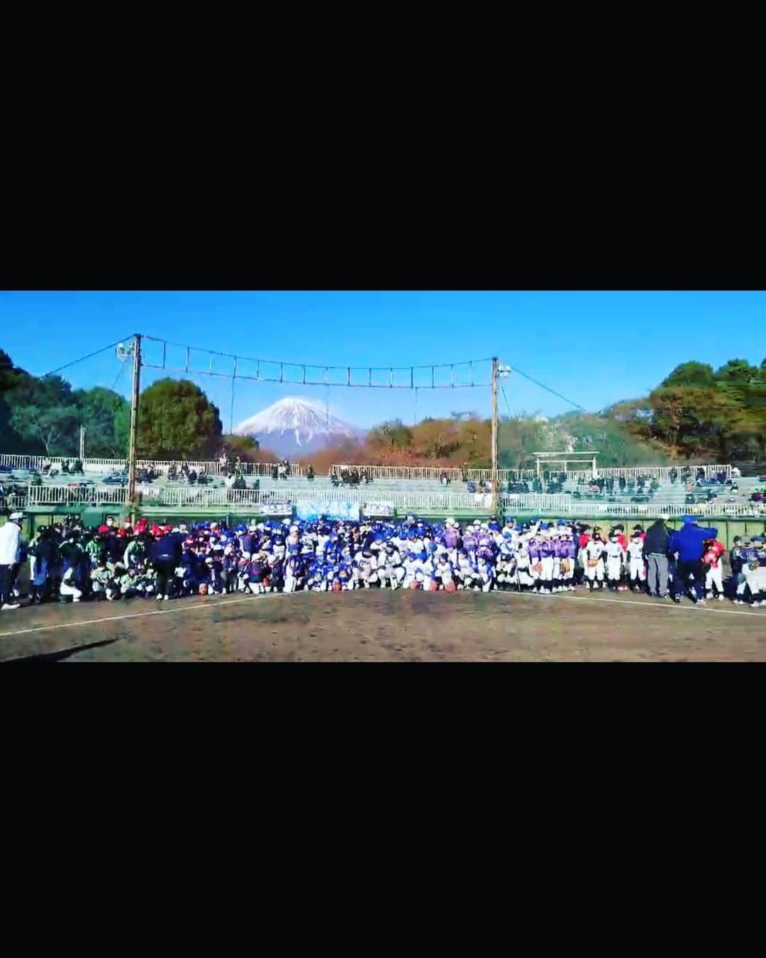 鈴木将平さんのインスタグラム写真 - (鈴木将平Instagram)「地元富士市で野球教室、200人の少年たちと触れ合ってきました⚾️ 自分の経験、知識を少しでも活かしてプロを目指してくれたら嬉しいです。 「ケガを乗り越えて」をテーマにずっとお世話になった整形外科医の木島先生をはじめ、栗林監督、村松かいと等々たくさんの協力のもと開催できて嬉しかったです。 みんな一緒に頑張ろう！！ #野球教室#プロ野球#ケガを乗り越えて#楽しかった#地元#富士市」12月18日 21時36分 - shohei_s46