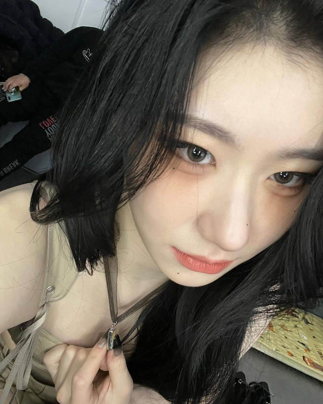 チェリョンさんのインスタグラム写真 - (チェリョンInstagram)「have a great day 🖤🖤」12月19日 0時38分 - chaeryeongs.itzy