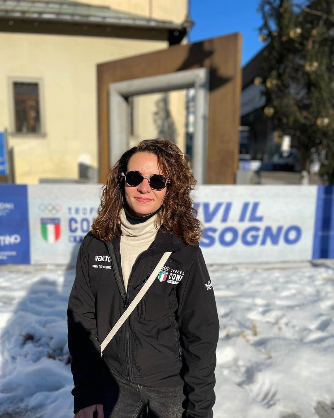 ロベルタ・ロデギエーロのインスタグラム：「Trofeo CONI. Grande emozione per questa bellissima esperienza⭐️ Grazie a chi mi ha dato l’opportunità di partecipare e ha creduto in me.  A tutti coloro che hanno gareggiato vorrei dire “credete sempre nei vostri sogni e fate di tutto per poterli realizzare e vivere”. ⛸️ #trofeoconiwinter2022 #coni #comitatoveneto #fisgveneto #fisg」