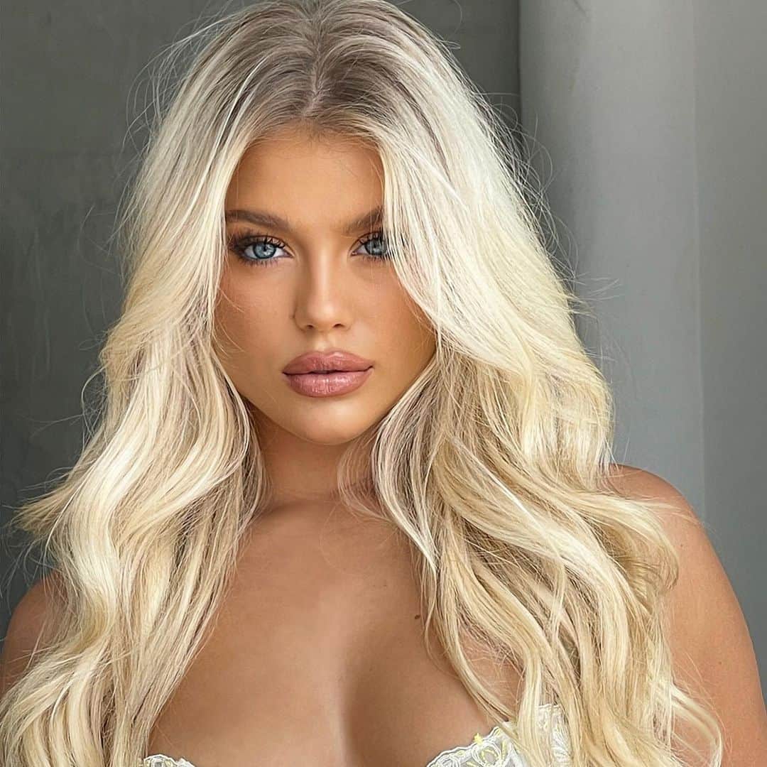 ケェーリン・セブンのインスタグラム：「Oh hey🤭😉」