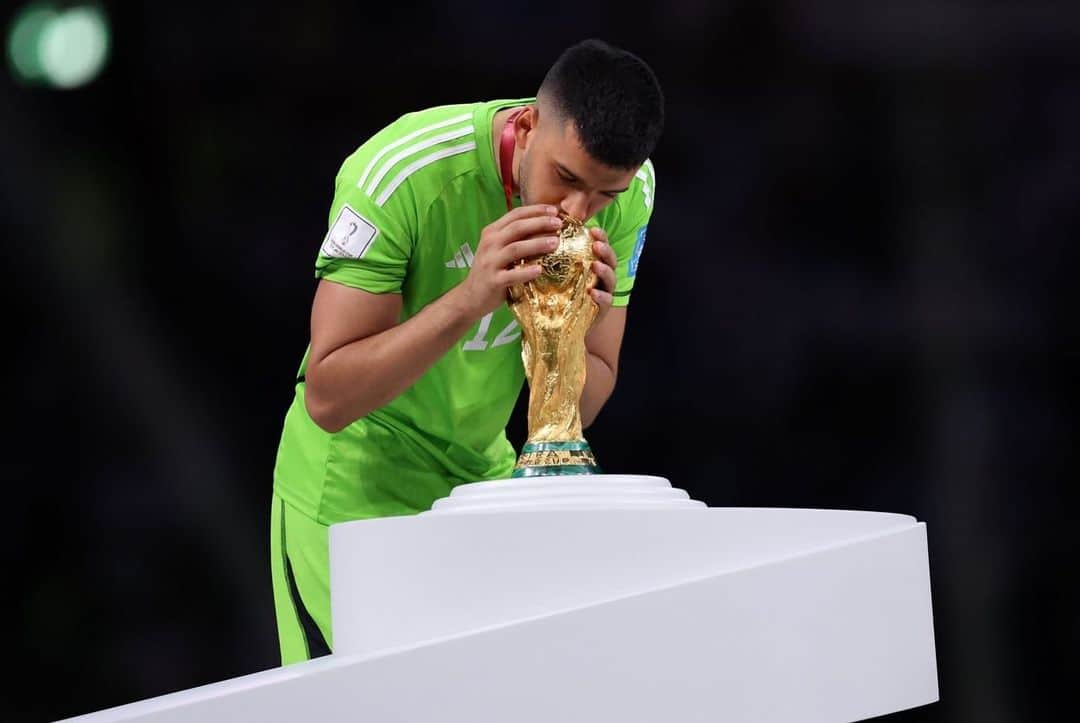 ヘロニモ・ルジのインスタグラム：「ARGENTINA! SOMOS CAMPEONES DEL MUNDO!!!! ❤️❤️❤️❤️🇦🇷🇦🇷🇦🇷🇦🇷」