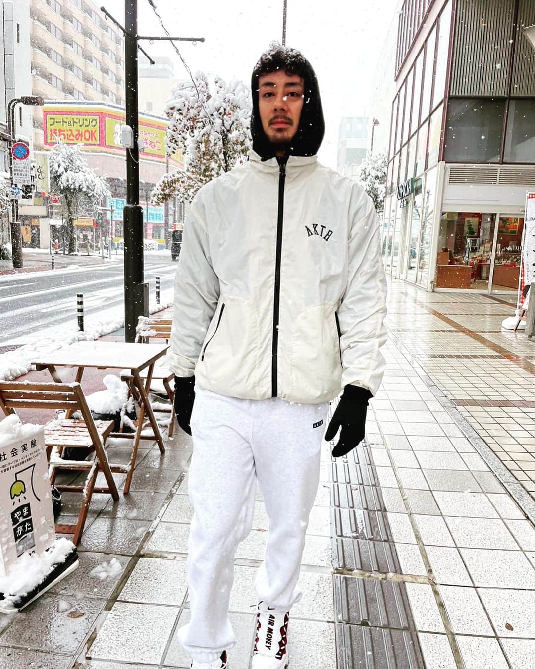 眞庭城聖さんのインスタグラム写真 - (眞庭城聖Instagram)「Snow season is here❄️ #aktr #snow #season #winter #山形 #雪男」12月19日 16時25分 - money_0527