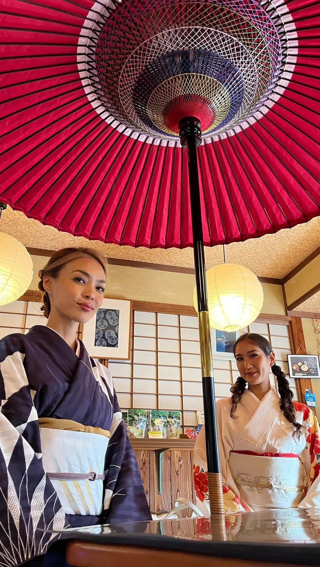 美馬寛子のインスタグラム：「故郷徳島県にて 素敵なお着物と共に🍁✨ ⁡ ご協力頂きました皆様、 ありがとうございました☺️🙏✨ ⁡ @shosa_kyoto_official  @scope_coco  @keigokano.eth  ⁡ #missuniverse #missuniverse2022 #missuniversejapan #missuniversejapan2022 #ミスユニバース #ミスユニバースジャパン #ミスユニバース2022 #ミスユニバースジャパン2022 #コンテスト #ミスコンテスト #ナショナルディレクター #nationaldirector #美馬寛子 @missuniverse #徳島#徳島観光#徳島県#着物」