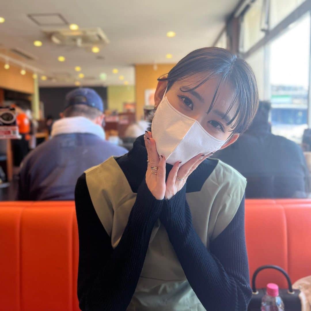田南輝一のインスタグラム：「この前ラーメン食べようって言ったら すっごい緊張してて、  花月だよ。って言ったら すっごい安心してた。  可愛い嫁でした   #嫁  #花月嵐 #ランチ」