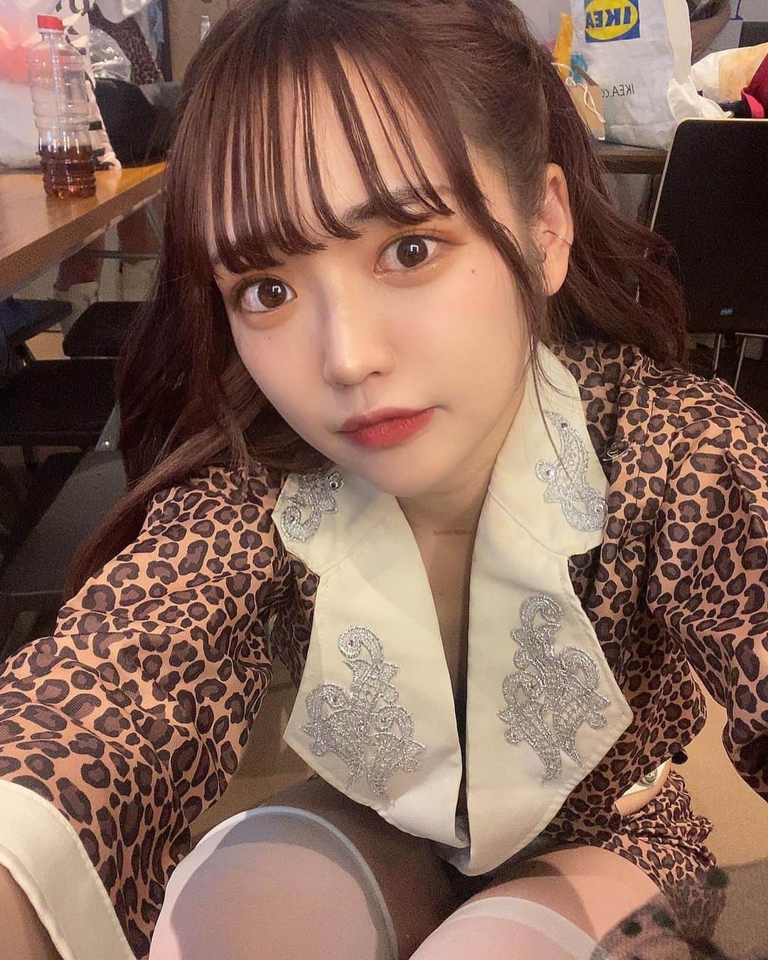 戸田ころね さんのインスタグラム写真 - (戸田ころね Instagram)「アイドルしてるころ、好き？🐶💧  #ジルラスト #JILLASTED #アイドル #アイドル衣装  #アイドル前髪  #アイドルヘア  #アイドルメイク  #衣装 #レオパード #レオパード柄  #ヒョウ柄 #ヒョウ柄コーデ  #ニーハイ #ニーハイソックス」12月19日 17時18分 - toda.corone