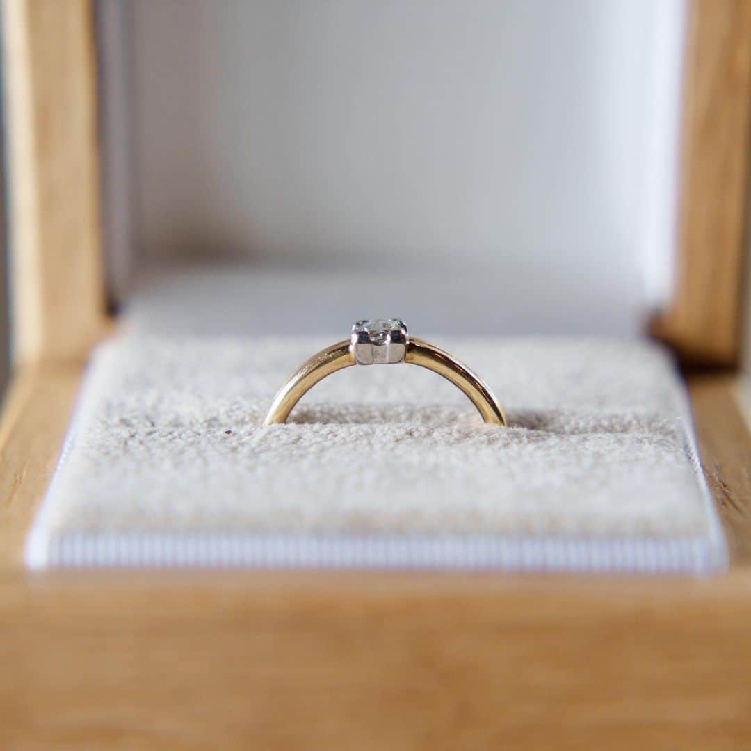 THE SODOH WEDDING OFFICIALのインスタグラム：「*  ”リングピロー”  結婚式の指輪交換まで ふたりの指輪を置いておくためのアイテム  会場の雰囲気に合わせて オリジナルをご準備されるかたもいらっしゃいます  クッション型 かご型 ボックス型  おふたりのイメージに合わせて オリジナルをご準備されてはいかがでしょうか  >>> @sodoh_wedding  #sodoh花嫁 #thesodohhigashiyamakyoto #ザソウドウ東山京都 #sodoh #weddingdress #dress #kyoto #wedding #thetreatdressing #プレ花嫁 #卒花嫁 #結婚準備 #式場探し #関西花嫁 #京都花嫁 #京都結婚式#東山」