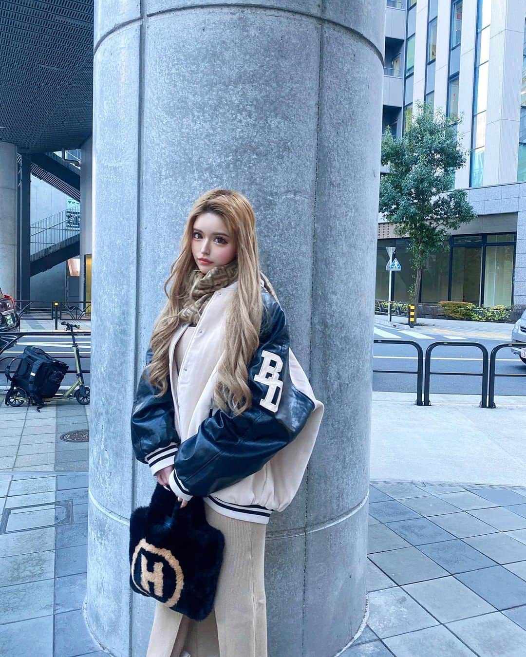 アンジェリカのインスタグラム：「👨🏼‍🚀❤️きょー寒過ぎない？さすがにっっ🥹🥹 . ━━━━━━━━━━━━━━━━━━━━━━━━ @blondey_official  code👨🏼‍🚀🫶🏼👗 outer お気に入りすぎるん💓 ワンピもスリットが鬼cawaii♡ ━━━━━━━━━━━━━━━━━━━━━━━━」