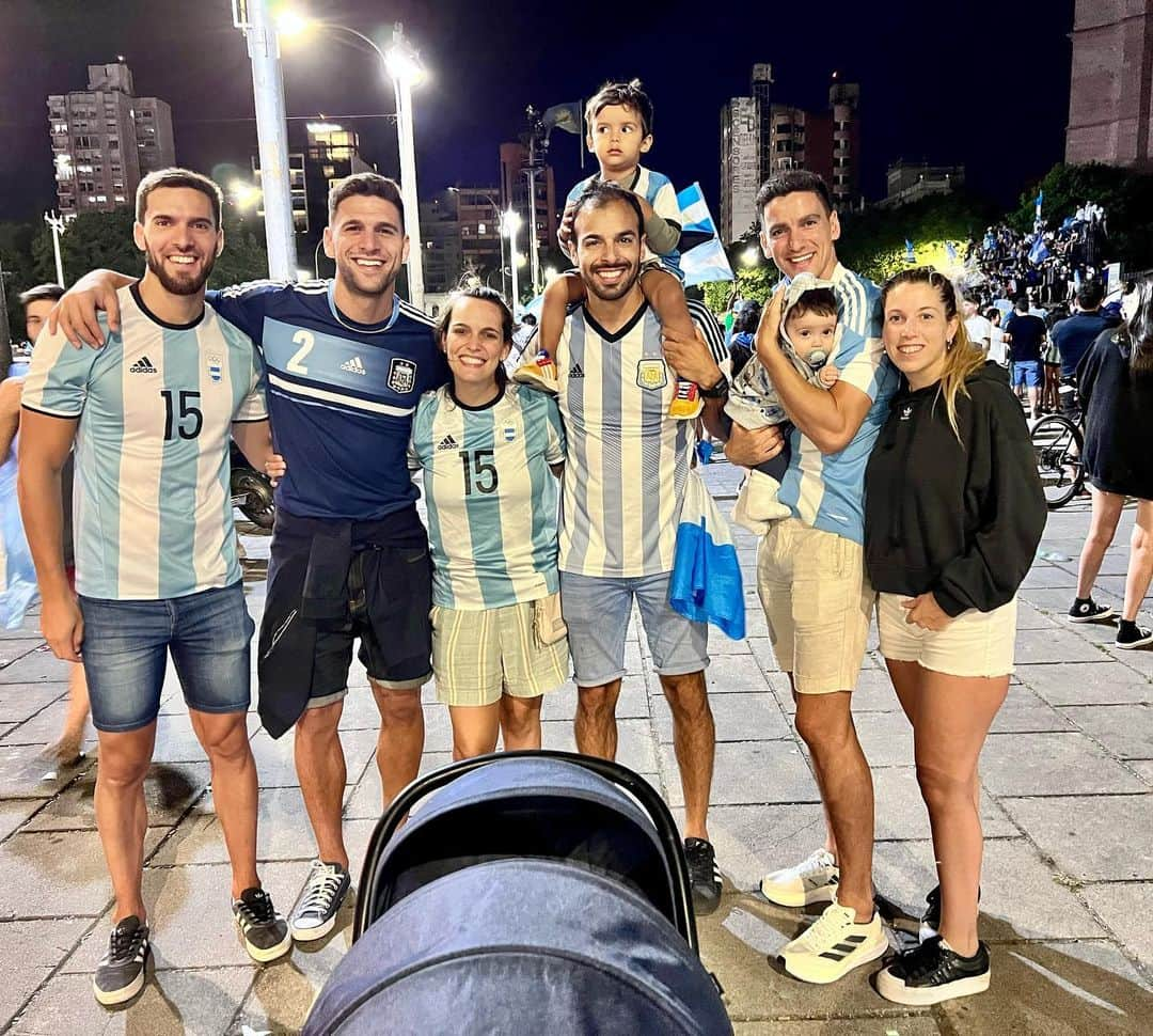 リサンドロ・マガジャンのインスタグラム：「VAMOS ARGENTINA CARAJO 🇦🇷🇦🇷🇦🇷」