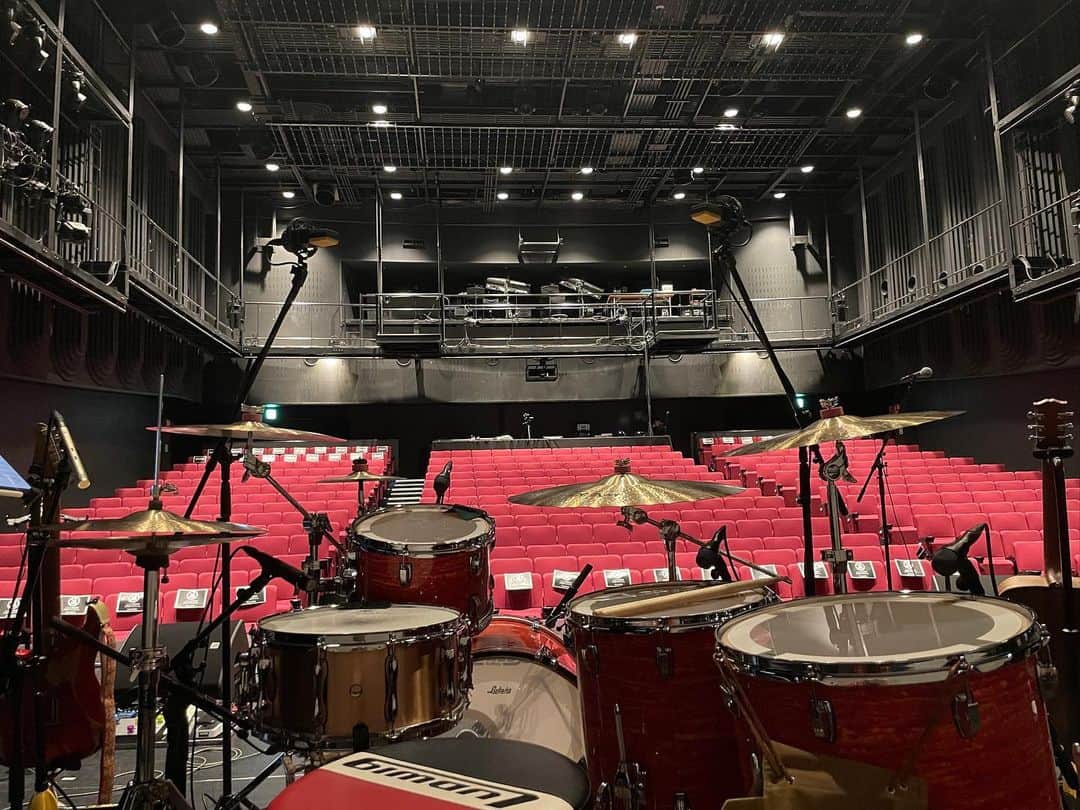 岡田真帆さんのインスタグラム写真 - (岡田真帆Instagram)「にんじんちゃんワンマンライブ@ l’m a Show Tokyo、ドラムサポートさせて頂きました！！  とっても素敵な歌声のにんじんちゃんと、 楽しすぎるサポートメンバーと、とってもいい夜でした🥕」12月19日 11時20分 - drumaachan