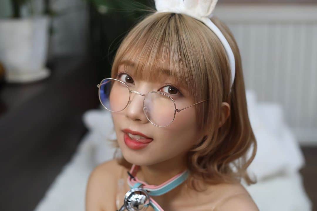霜月めあのインスタグラム：「眼鏡女子👓 . . .  #霜月めあ #めあめあ #model #sexy #selfie #animegirl #셀카 #셀스타그램 #패션스타그램 #데일리 #asiangirl #cosplay #좋아　#instalove #follow #like #tokyo #ootd #style #photo #sexybody #love #맞팔 #tagsforlikes  #Japanesegirl #photooftheday #igers #instadaily #グラビア #日系穿搭」