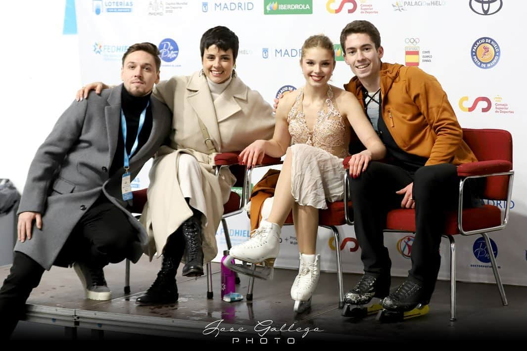 キリル・ハリャヴィンさんのインスタグラム写真 - (キリル・ハリャヴィンInstagram)「Our First Nationals as a coaches- ✔️. First medals, First experience!  Very happy for our couples. They did amazing job in such a short period. Looking forward 🔜」12月20日 1時45分 - kirill_khalyavin