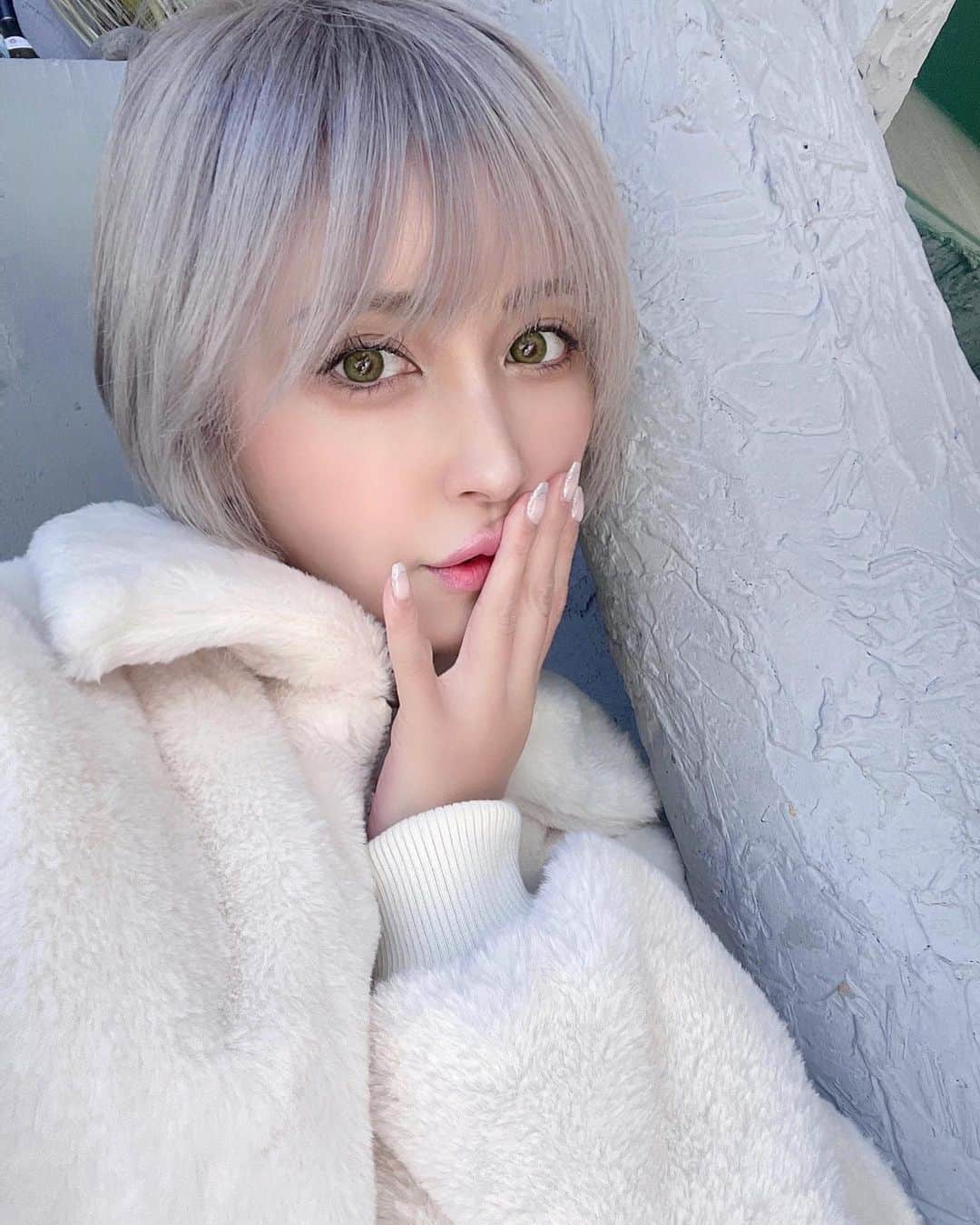 美咲あいりのインスタグラム：「💖 ⁡ ⁡ 最近マツエクくるん系デザインが好き💕 ⁡ ⁡ ⁡ 私のSNS見ましたで 全てのメニューご新規様最安値 さらに！！初回他店オフ無料の 美容成分配合のコーティング仕上げ付き✨ ⁡ Lien(リアン) 〒150-0043 東京都渋谷区道玄坂1-19-10J-1ビル5階 ☎︎03-6416-0316 ⁡ @hika.y6  #Eyelash #Lien #マツエク」