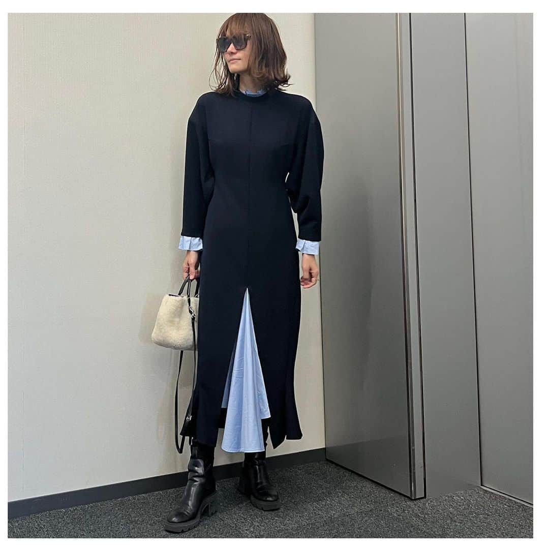 井関かおりのインスタグラム：「今日は1日スタジオだったので着心地のいい素材のワンピ。 袖やすそ、首元から覗くシャツが可愛い😍  素敵なチームで可愛い写真がいっぱい撮れた！！幸せ♡  dress: #enfold  bag: #balenciaga  shoes: #zara  #着回し #ワンピースコーデ」