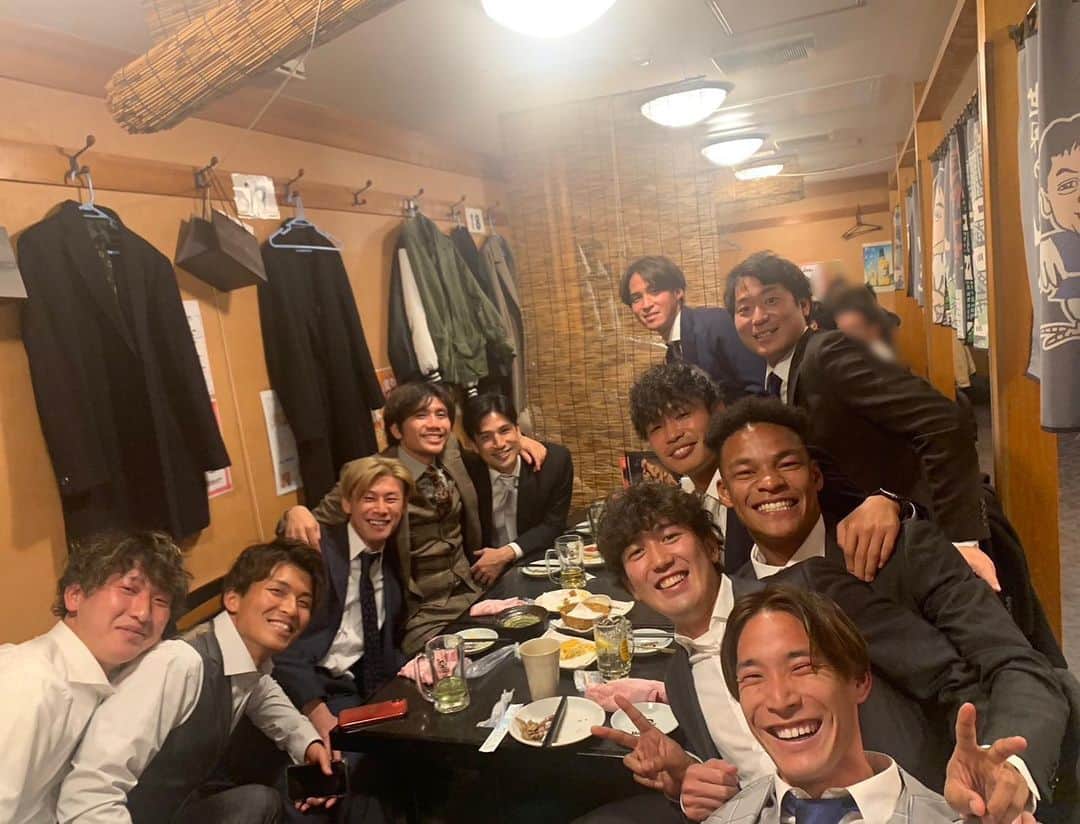 竹田忠嗣のインスタグラム：「新幹線停電して、着いたら結婚式終わってました🚅」