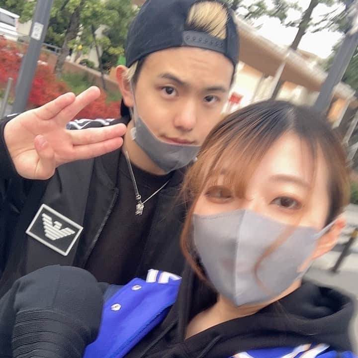 なすびのインスタグラム：「次いつ会えます？  #ゔぁすび #カップル #ぬりたくーるテンタクル」