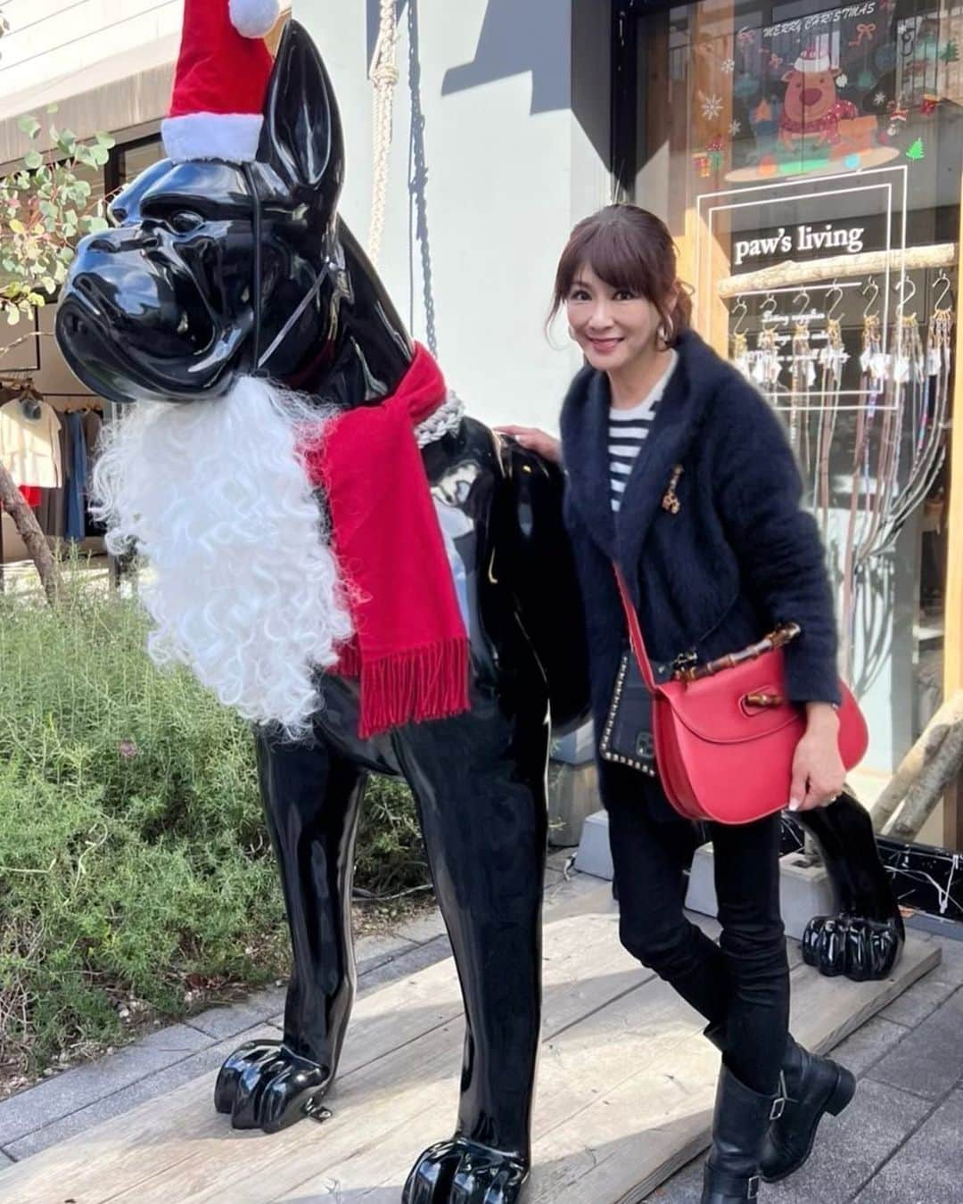 山田佳子さんのインスタグラム写真 - (山田佳子Instagram)「街の中は、どこに行ってもクリスマス一色になってますね🎄🥰💕 ⁡ #イベント大好き #楽しまなきゃ #ワクワクすること  #もうすぐクリスマス🎄 #週明け #月曜日  #お友達の #皆さんありがとう  #いつも有難うございます  #明日もいい日になりますように」12月19日 20時35分 - yoshiko117