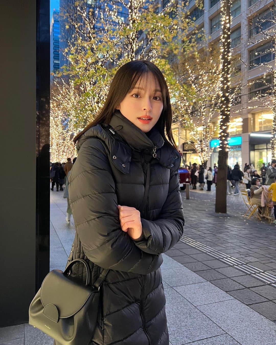 かおりのインスタグラム：「・ ・  みんなは クリスマス何して過ごす？🎄」
