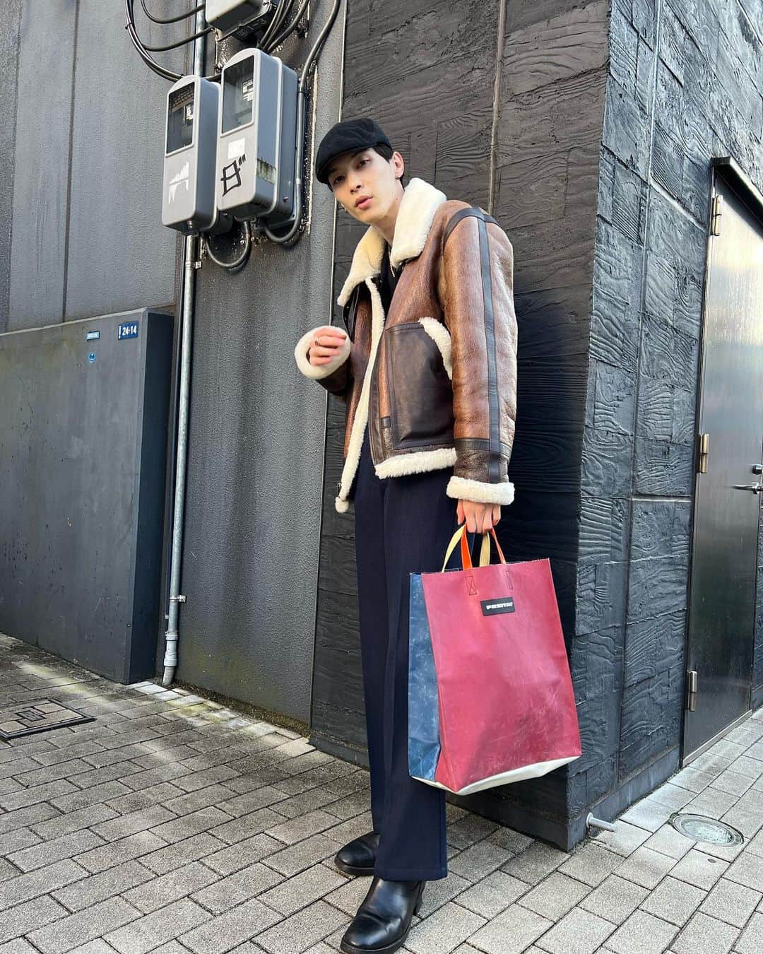 守屋光治のインスタグラム：「🧳🎄」