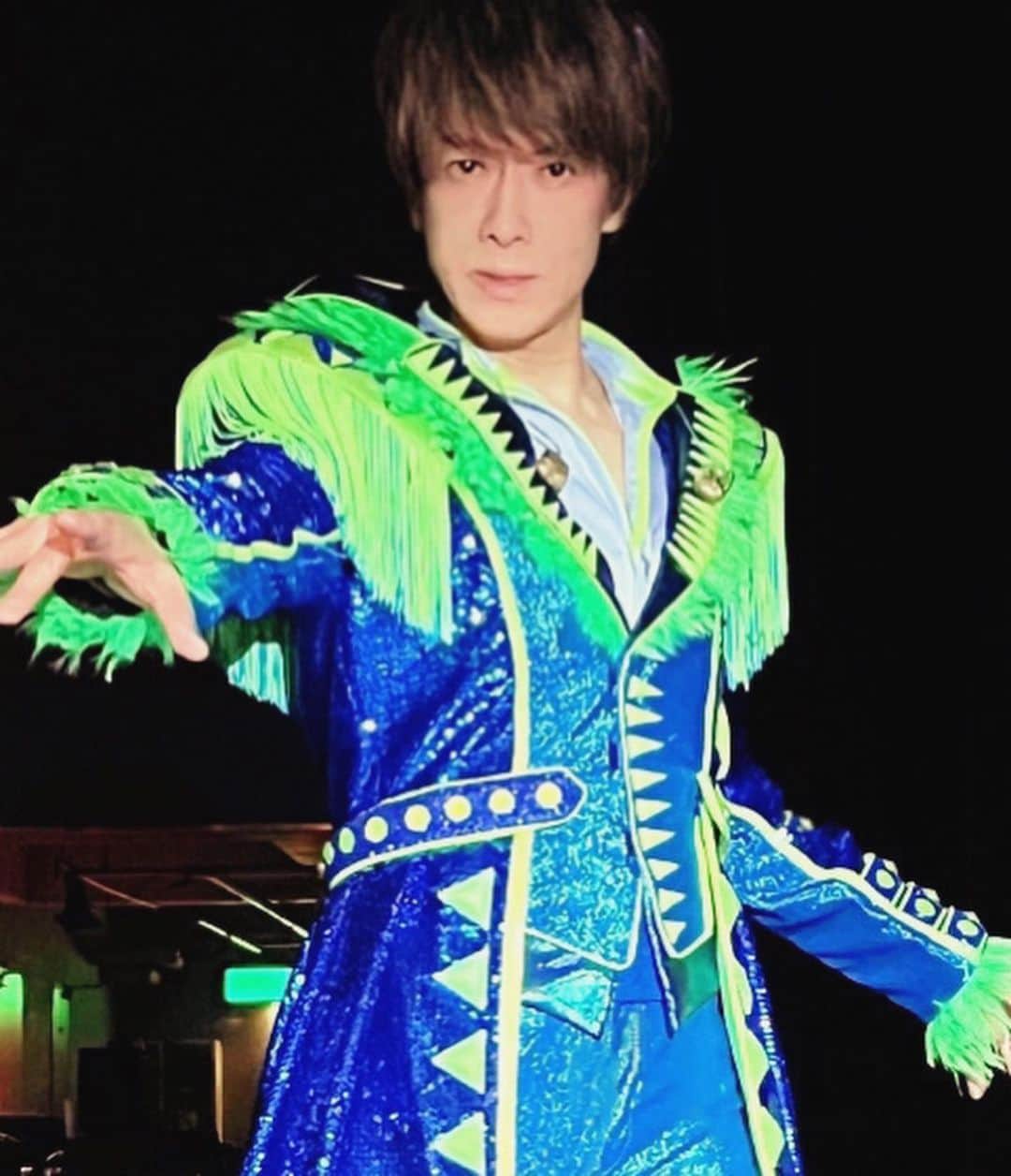 貴水博之のインスタグラム：「Thanks 30th anniversary tour🎉🎉🎉🎉🎉🎉‼️‼️バックステージshot😉‼️‼️全公演サイコーッしたアアアッ😉‼️‼️‼️目一杯心込めて歌った思いが届いてくれてると嬉しいデスッ😉🎉🎉🎉またすぐ逢いましょうッ🎉🎉🎉Love you😉🎉🎉‼️‼️‼️  #access #30周年ワーイ #accessでよかった #アクアクスタ #貴水博之」