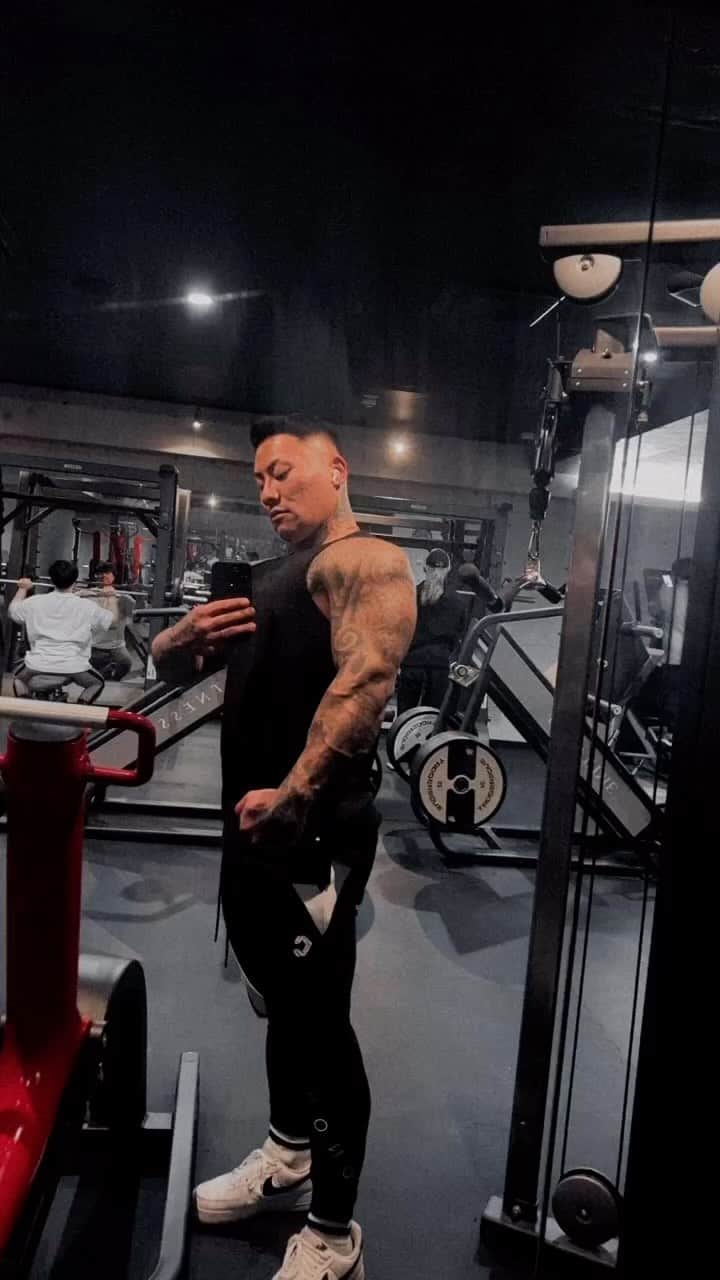 のインスタグラム：「バルクアップ中 次のステージで証明する。  #training#workout#gym#fitness#tattoo#japanesetattoo#bodybuilding#fwj#ifbb」