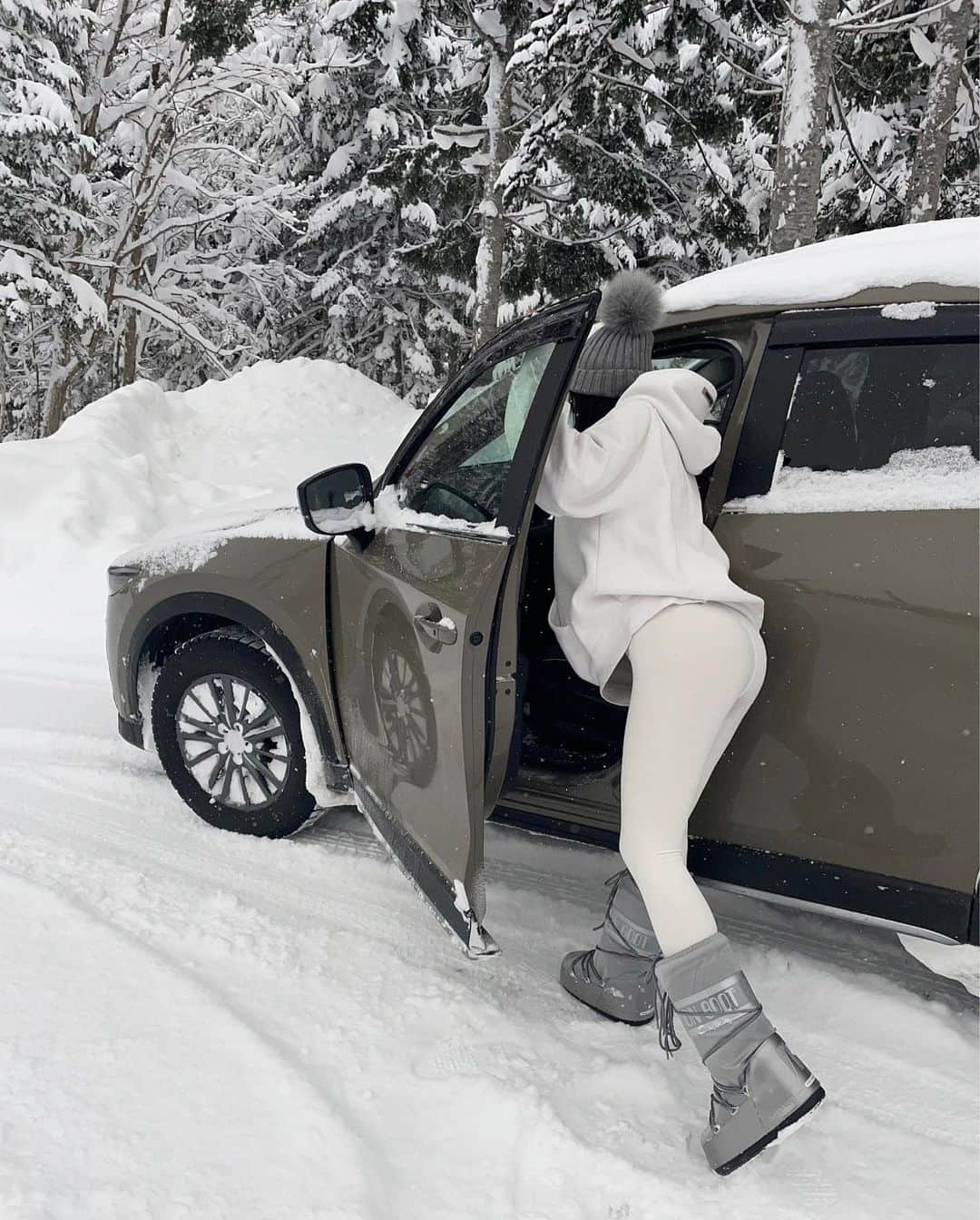 𝓜𝓲𝓼𝓼𝓗𝓸𝓷𝓮𝔂𝓥のインスタグラム：「☃️」