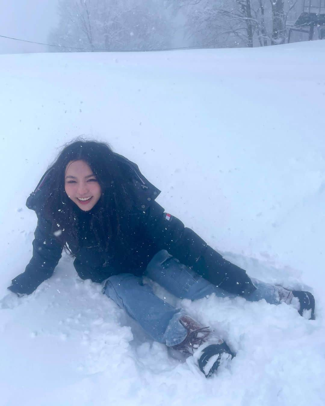 藤子さきさんのインスタグラム写真 - (藤子さきInstagram)「気分は川端康成って感じです。  #snow #winter #japan」12月20日 11時49分 - fujikosaki81