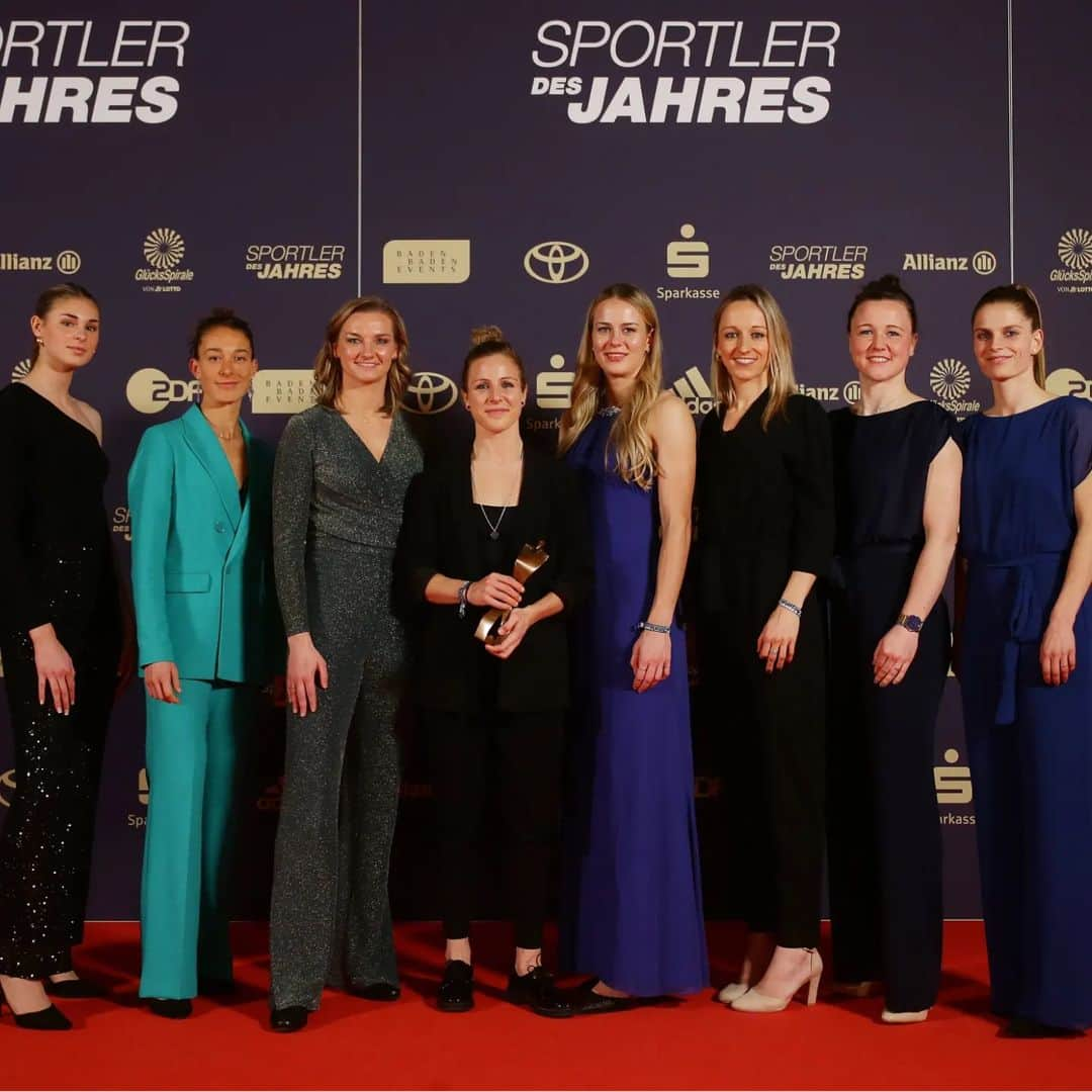 Kathy Hendrichのインスタグラム：「Eine große Ehre, ein Teil dieser tollen Veranstaltung "Sportler des Jahres 2022" gewesen zu sein 💫🥉」