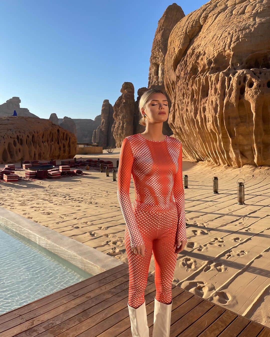 アリッサ・ヴァイオレットさんのインスタグラム写真 - (アリッサ・ヴァイオレットInstagram)「i can confirm, there is indeed life on mars」12月20日 8時13分 - alissaviolet