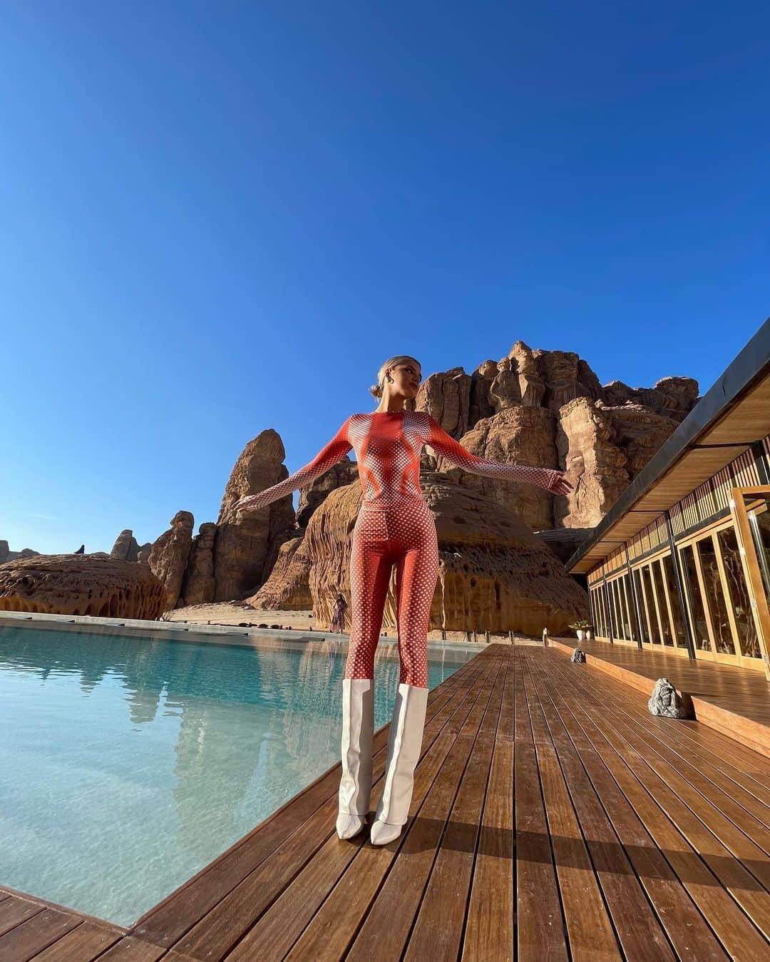 アリッサ・ヴァイオレットさんのインスタグラム写真 - (アリッサ・ヴァイオレットInstagram)「i can confirm, there is indeed life on mars」12月20日 8時13分 - alissaviolet