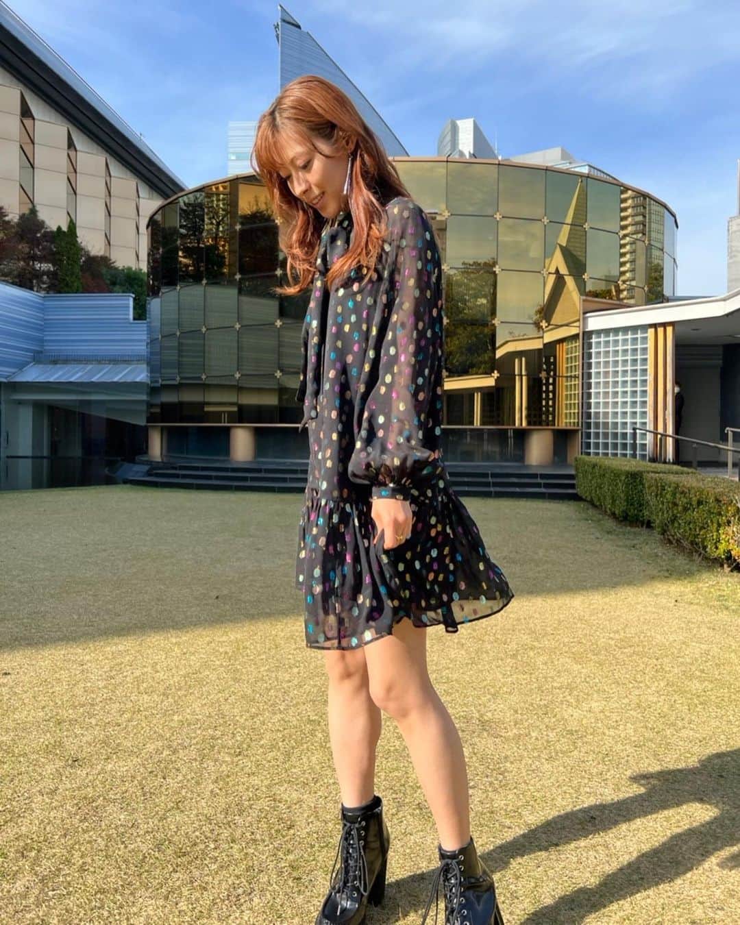 のインスタグラム：「🖤今夜19時〜「オモウマい店」 すごく楽しかったです ぜひ観てくださいね😚🤍  dress @katespadejapan   @sister_ytvdrama   #Sisterドラマ  #オモウマい店」