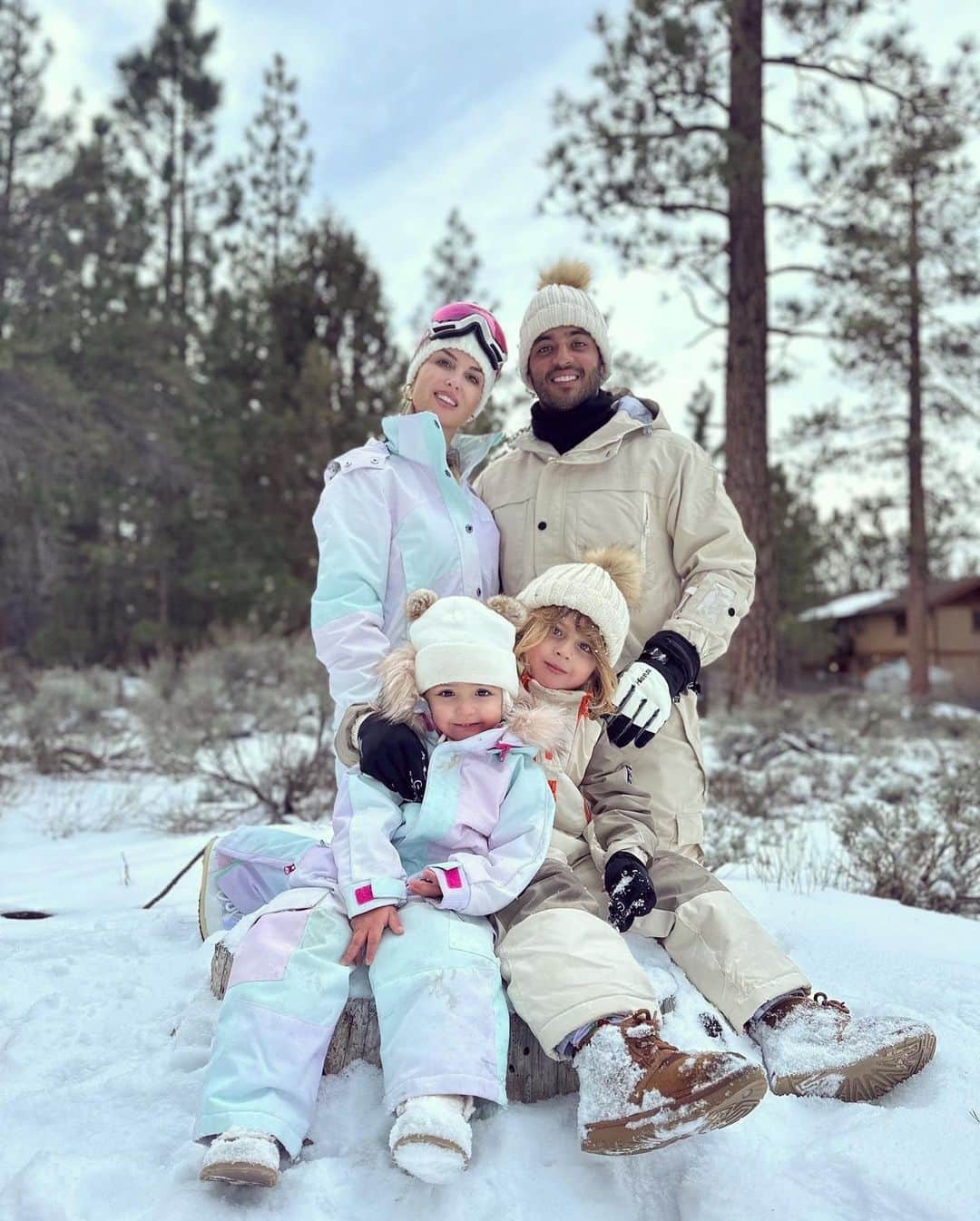 カルロス・ベラのインスタグラム：「❄️」